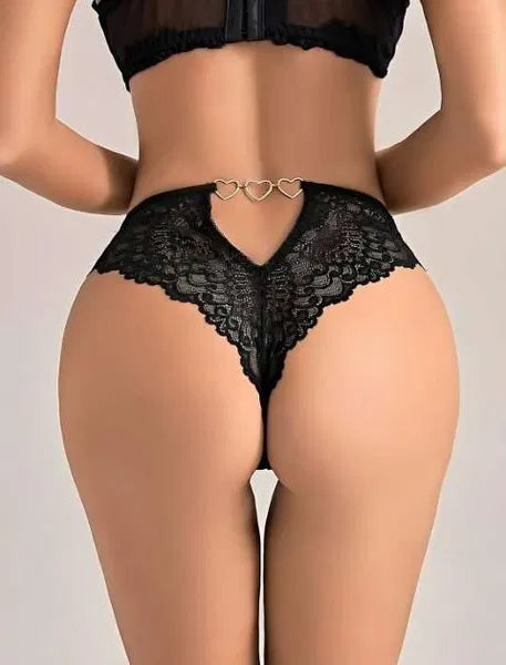 Dantel Siyah Kalp Metal Aksesuarlı Fantezi Külot