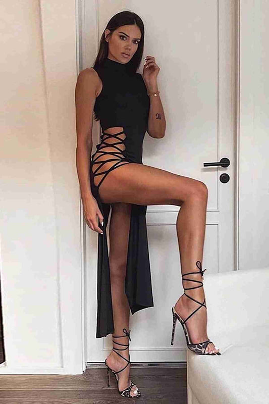 Çapraz İpli Bacak Dekolteli Uzun Elbise