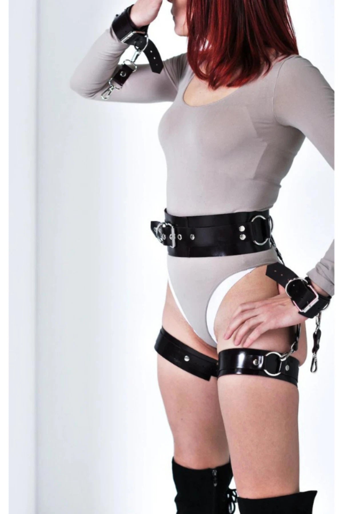 Fantezi Harness Kalça Detaylı Kelepçeli