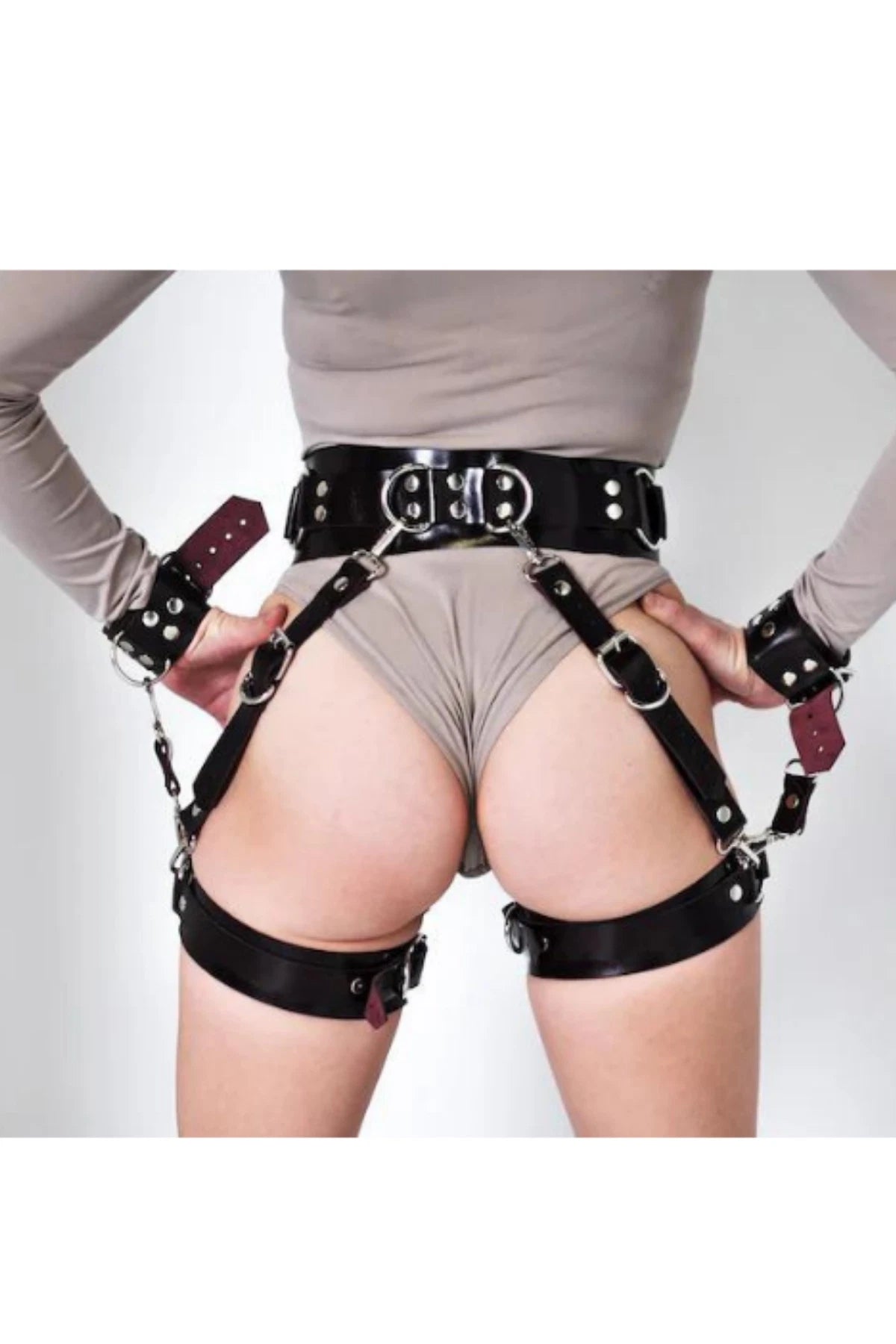 Fantezi Harness Kalça Detaylı Kelepçeli